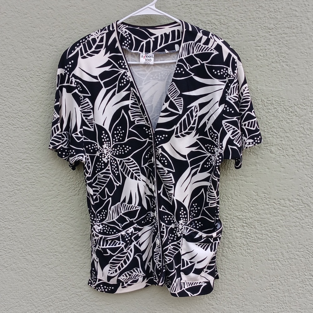 Aileen Too (USA) Ladies Black and White Pure Cotton Luxury Scrubb Top